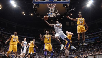 开云体育真人-欧洲杯火热战线：精彩瞬间不断涌现，欧洲杯热评