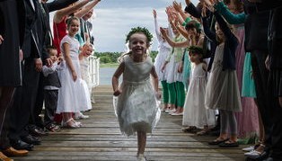 kering-李娜主持青少年比赛颁奖仪式，青年演员李娜