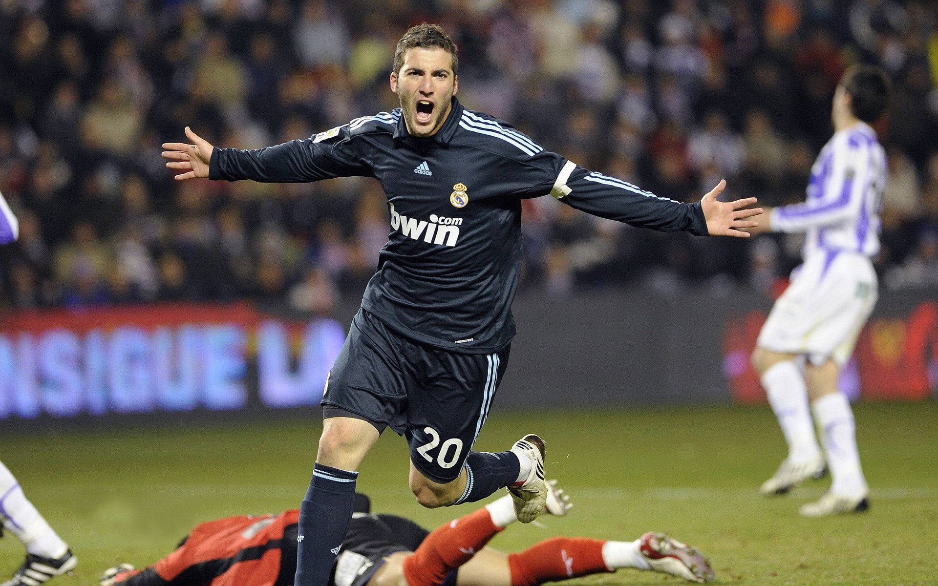 世界杯最终决战：战术与个人技艺的巅峰对决！，世界杯最后谁赢了